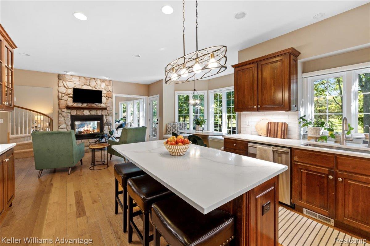 2282 Sandlewood Drive