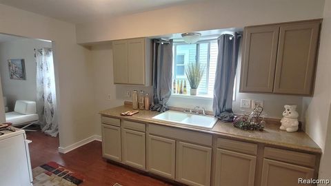 Tiny photo for 606 E MILTON Avenue, Hazel Park City, MI 48030 (MLS # 20251051696)