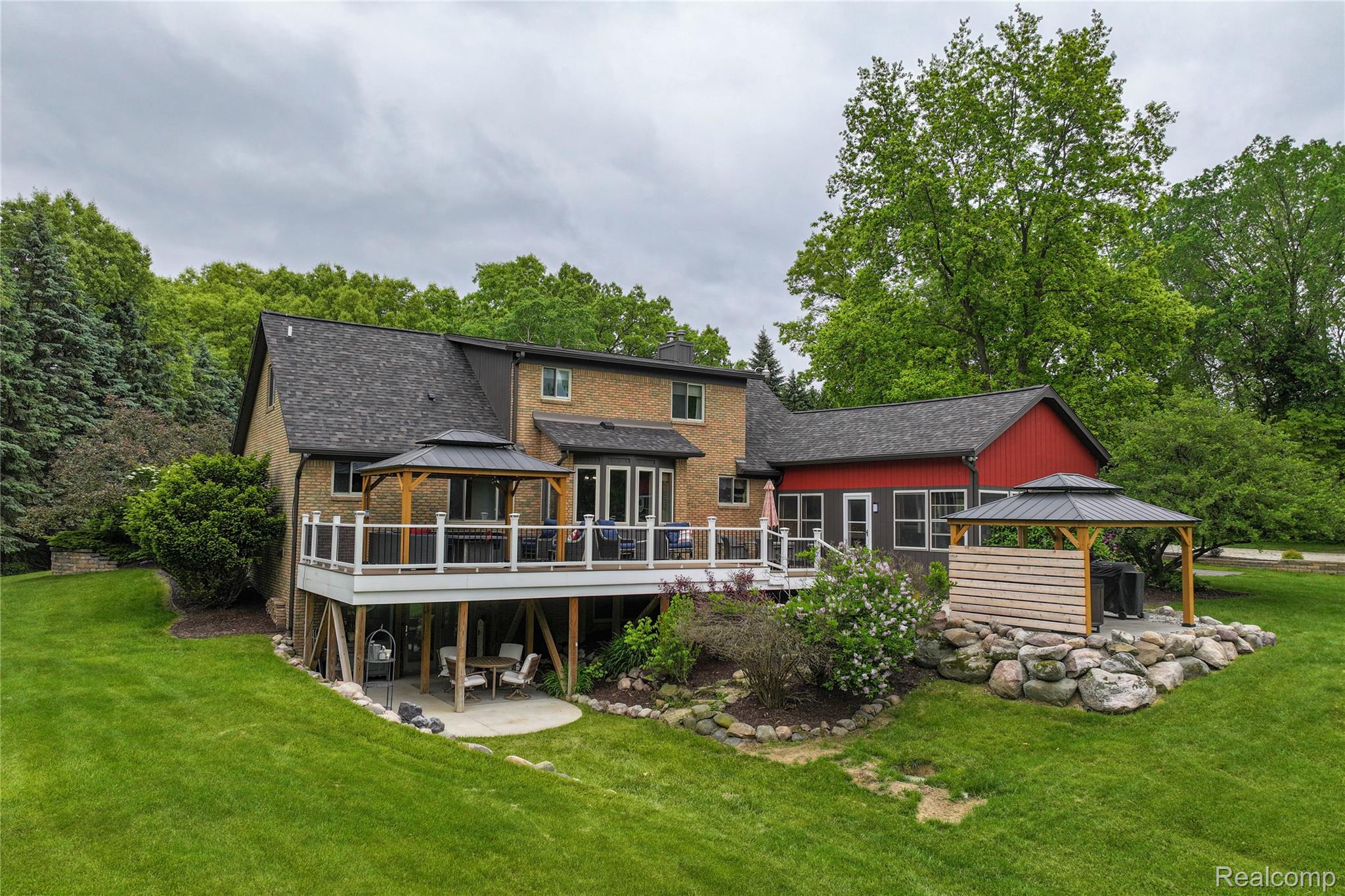 490 Rolling Oaks Drive