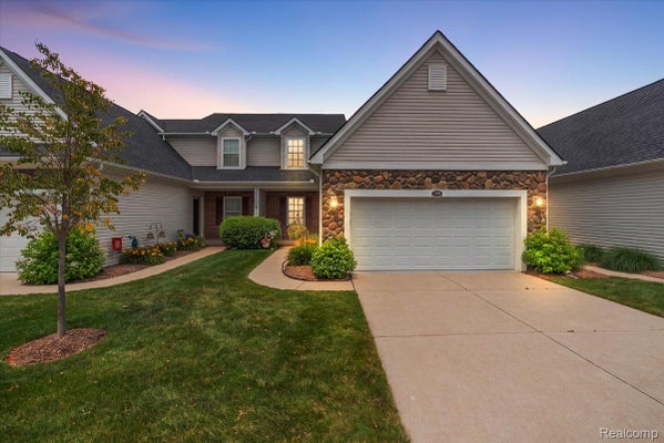 3349 GROVE LN, AUBURN HILLS, MI 48326 - Image 8fee8564f46ad11aee3b99493a706b88/2751739669