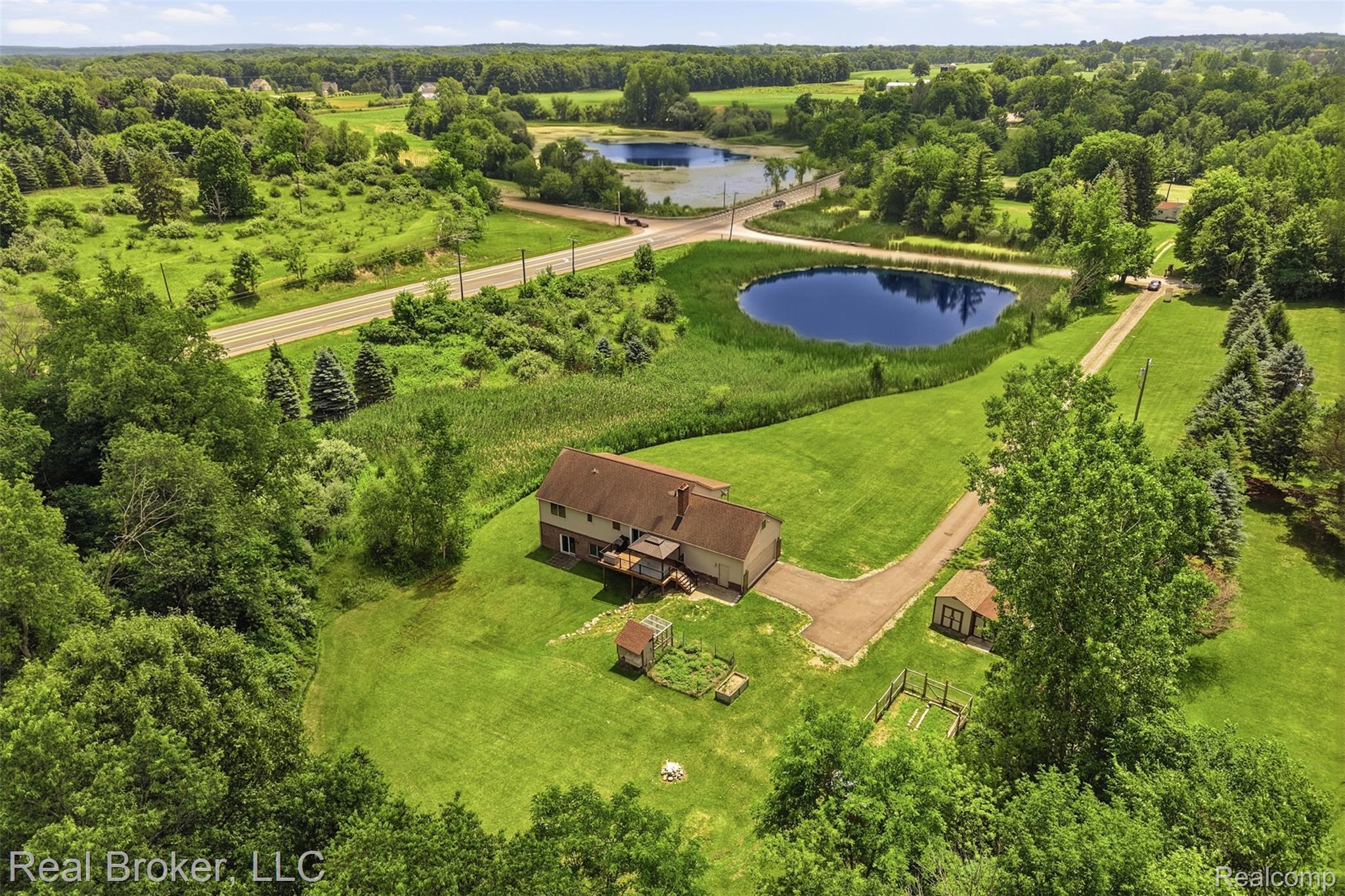 1050 W Brocker Road