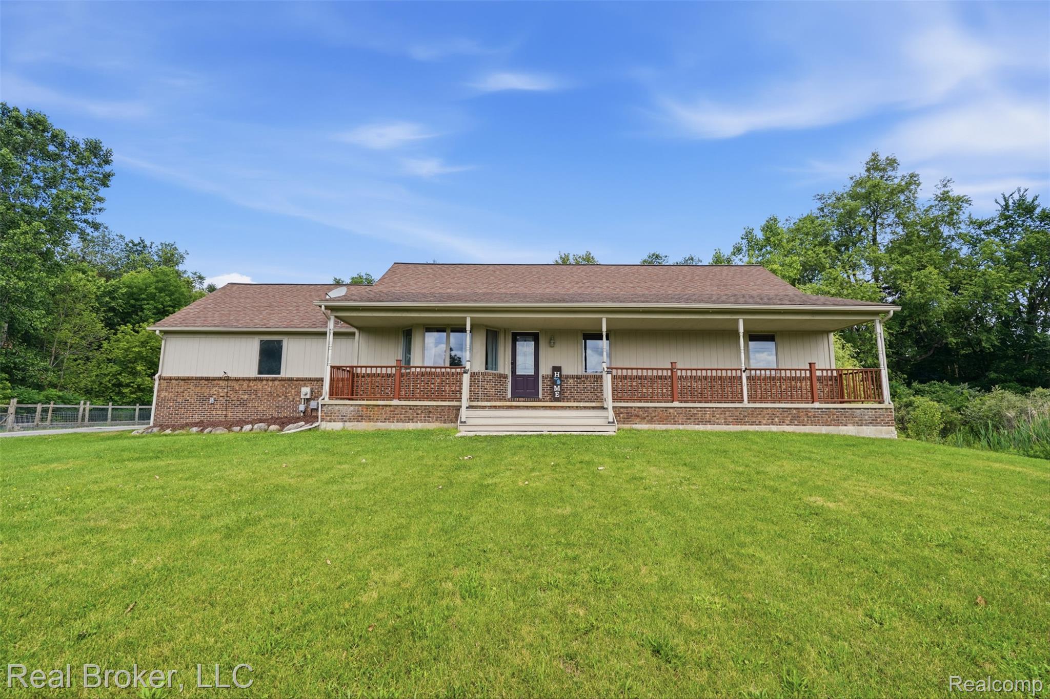 1050 W Brocker Road