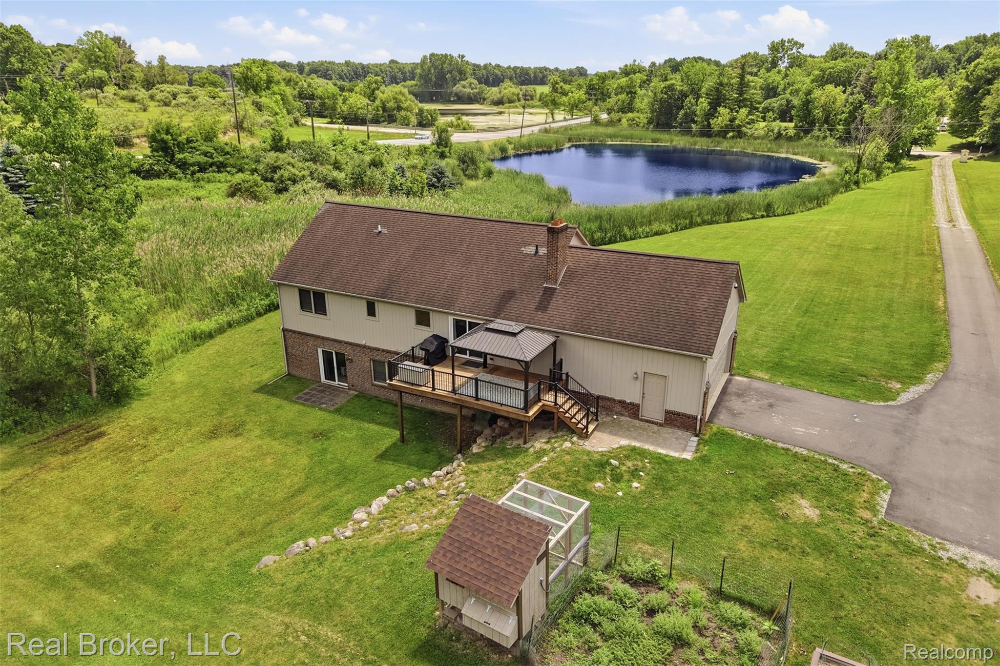 1050 W Brocker Road