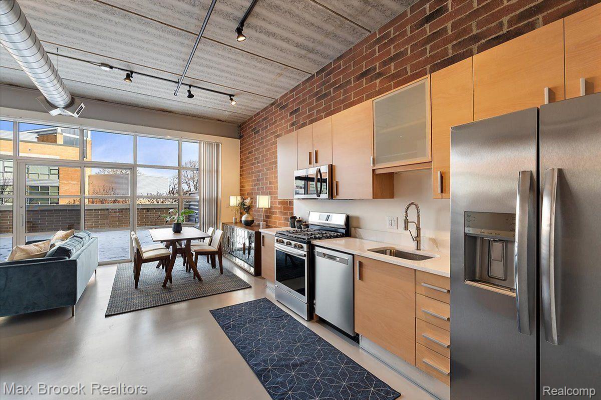 333 E Parent Avenue 18