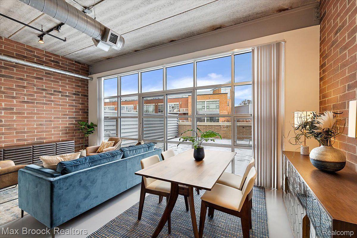 333 E Parent Avenue 18