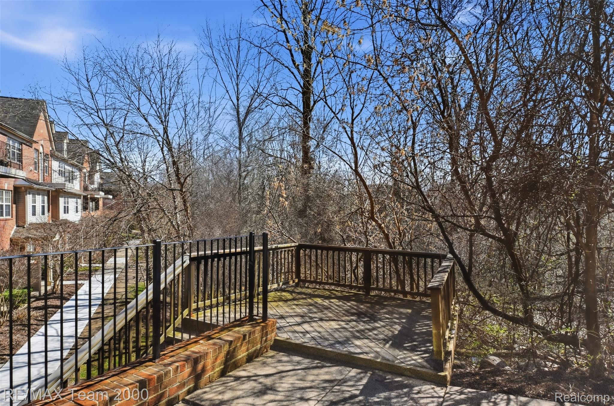 39750 ROCKCREST Circle