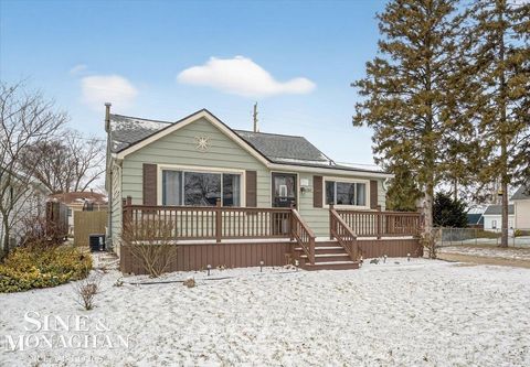 2517 16th Avenue Port Huron City MI 48060