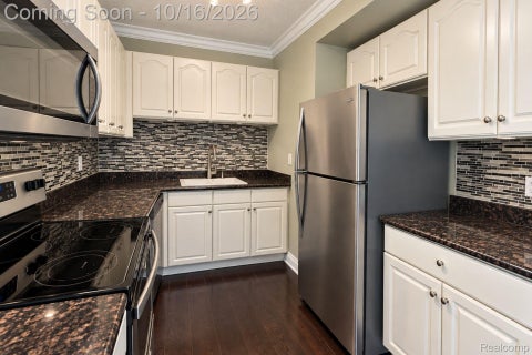 Tiny photo for 2309 Walton Boulevard #38, Rochester Hills City, MI 48309 (MLS # 20261083201)