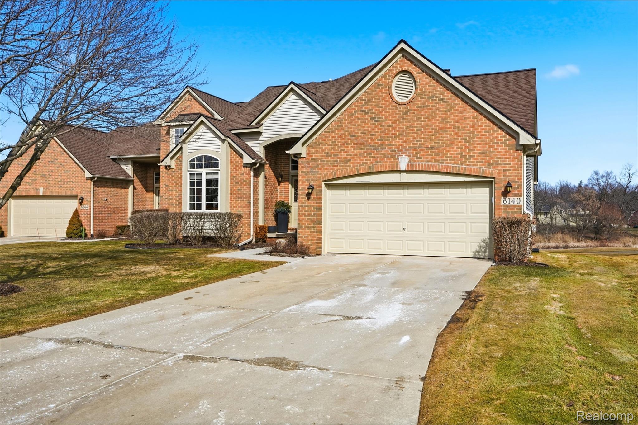 6140 Warwick Drive 6