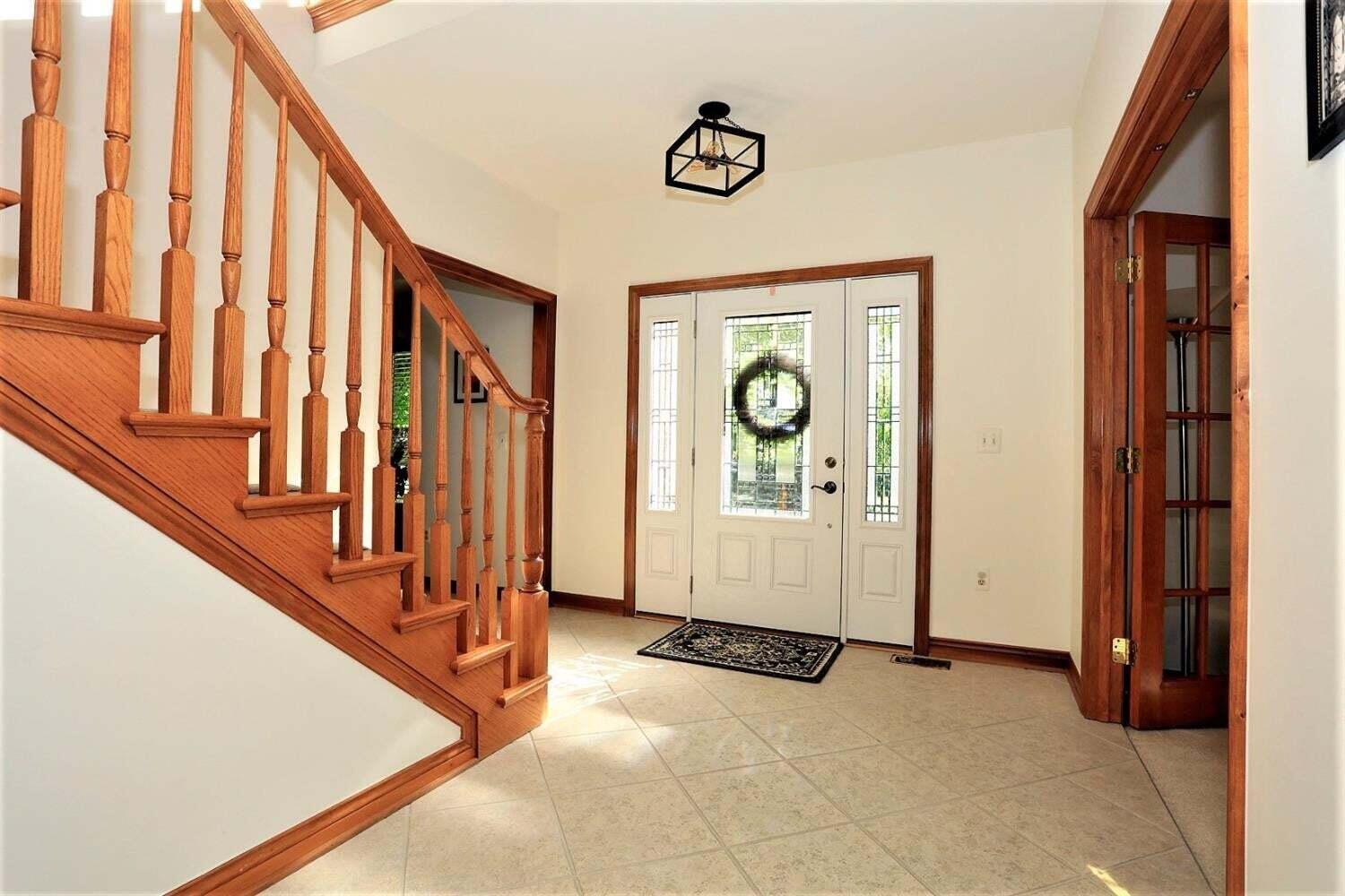 4703 Sawgrass Drive W