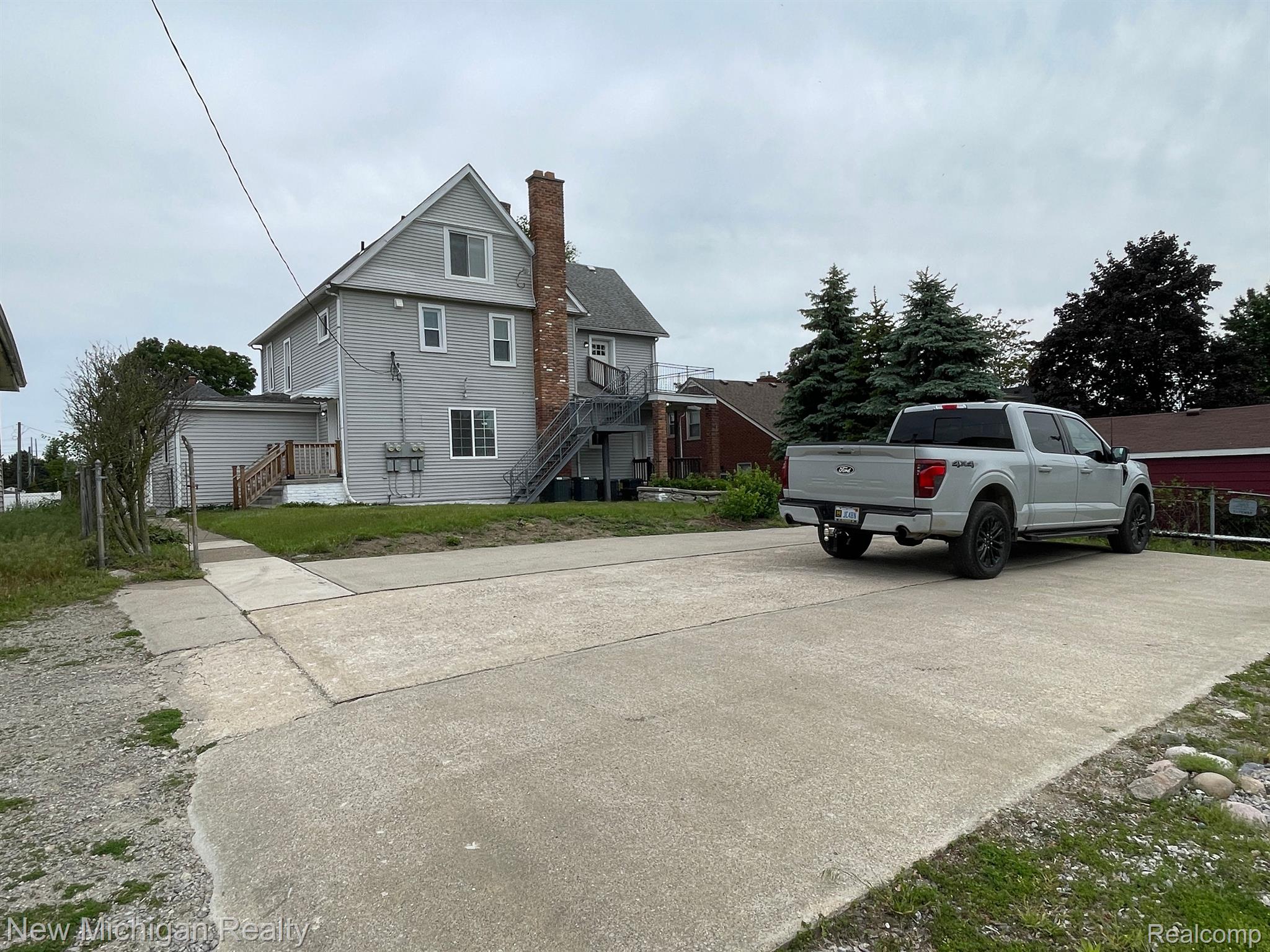 171 DAVIS Street