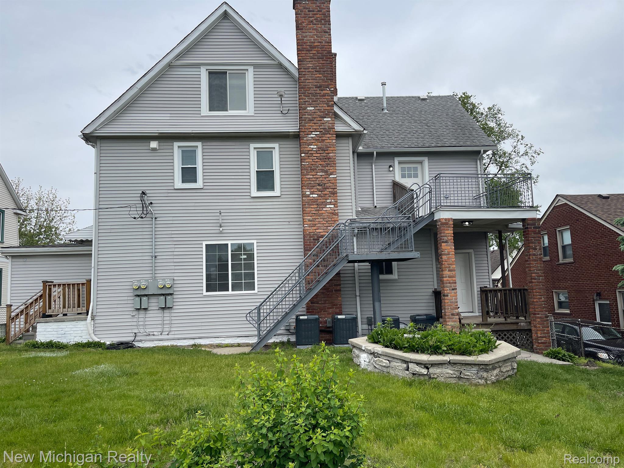 171 DAVIS Street