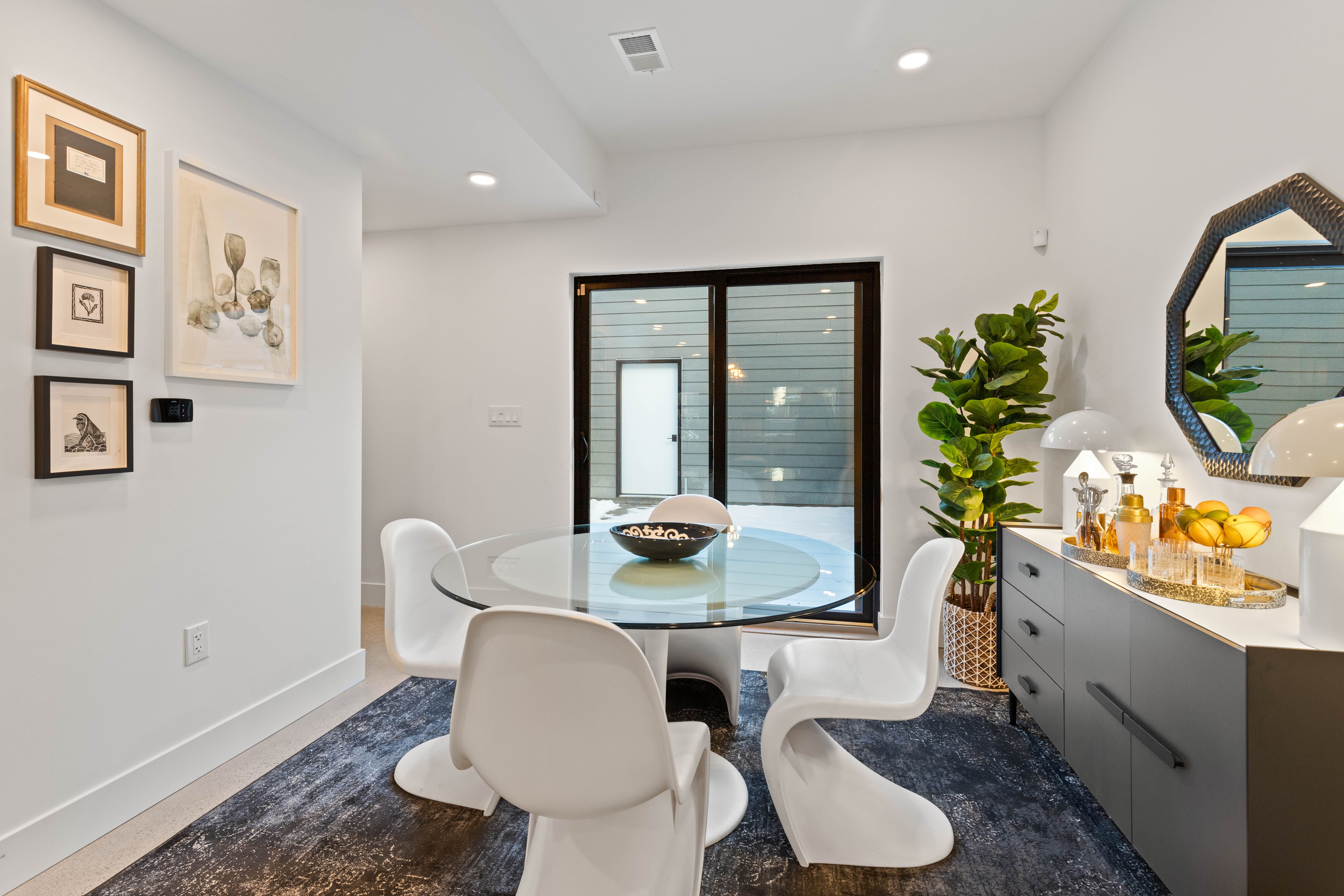 5220 Avery