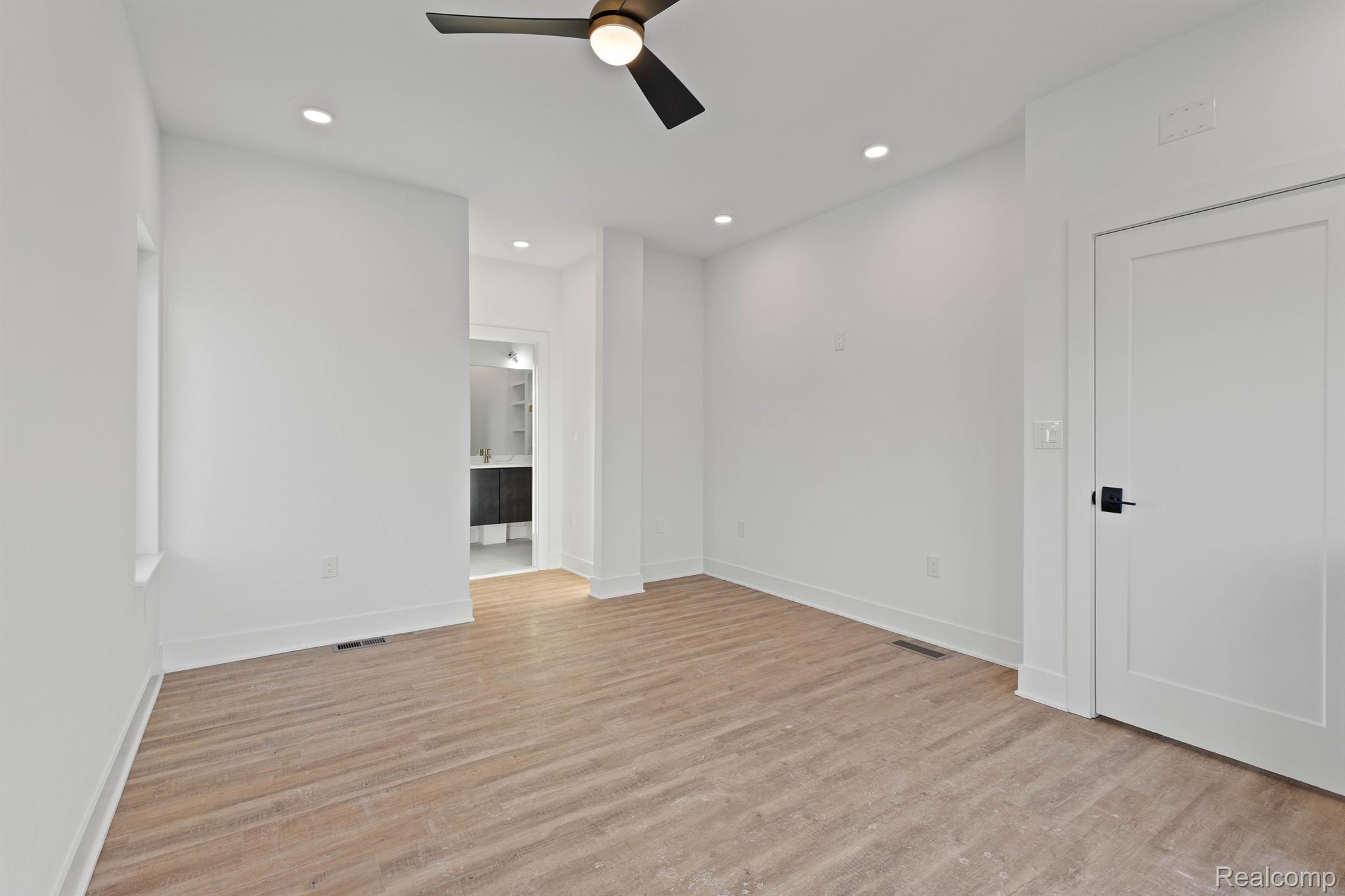 Detroit City, Michigan 48208, United States, 3 Bedrooms Bedrooms, ,3 BathroomsBathrooms,Residential,Active,131838