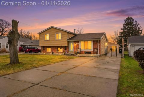 13575 Mercedes Redford Charter Township MI 48239