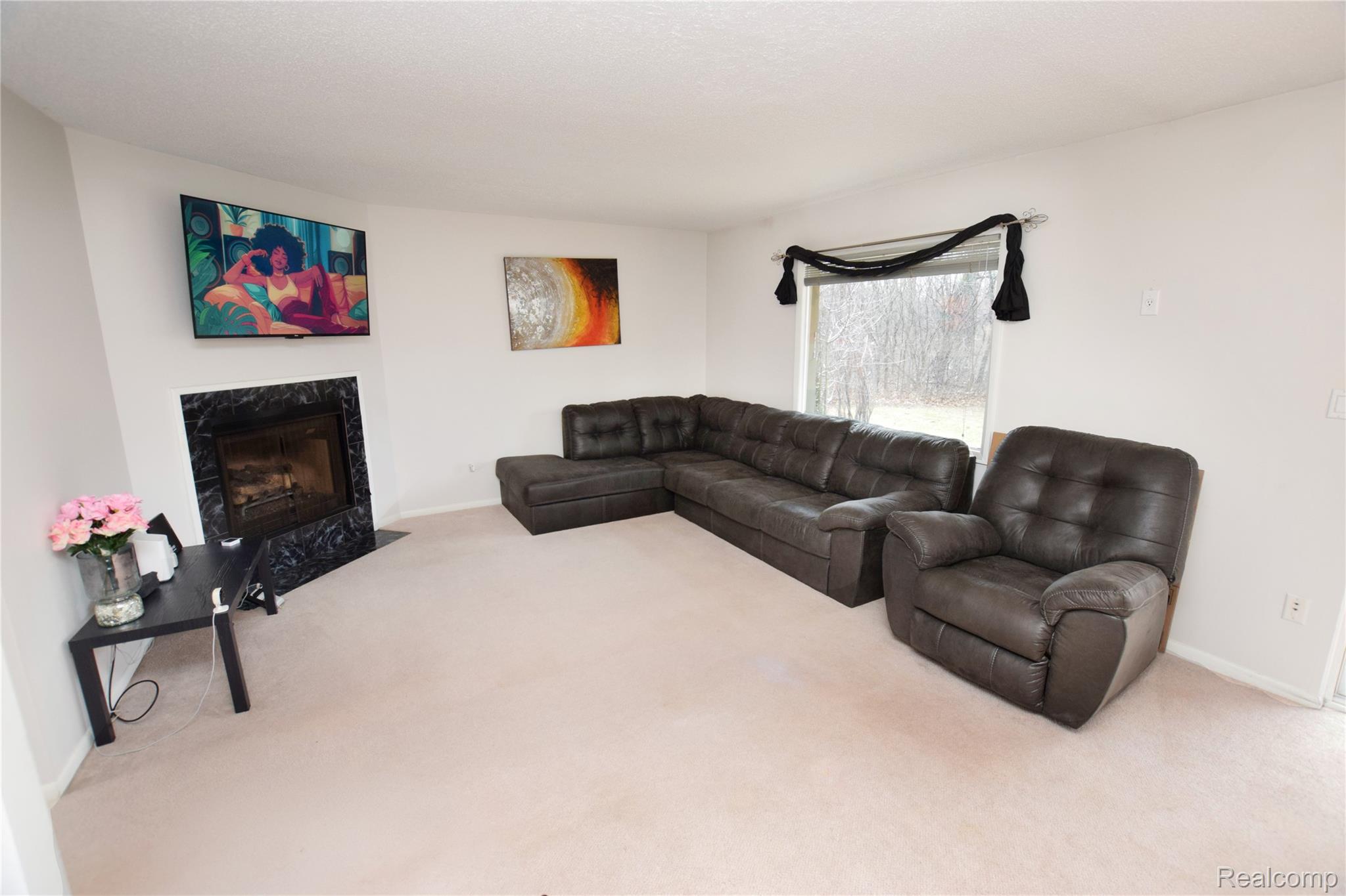 2525 White Oak Place
