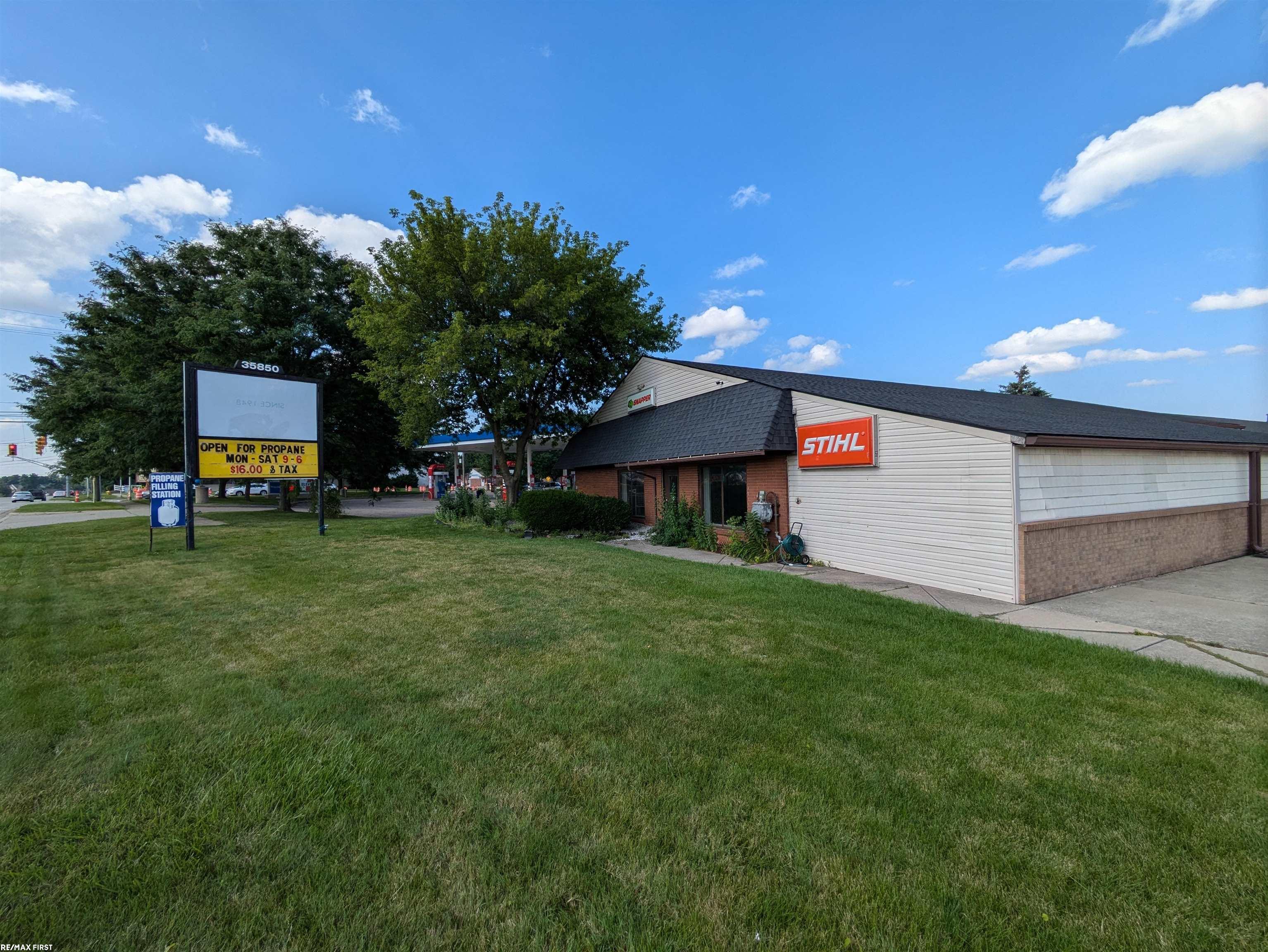 35850 Utica Road