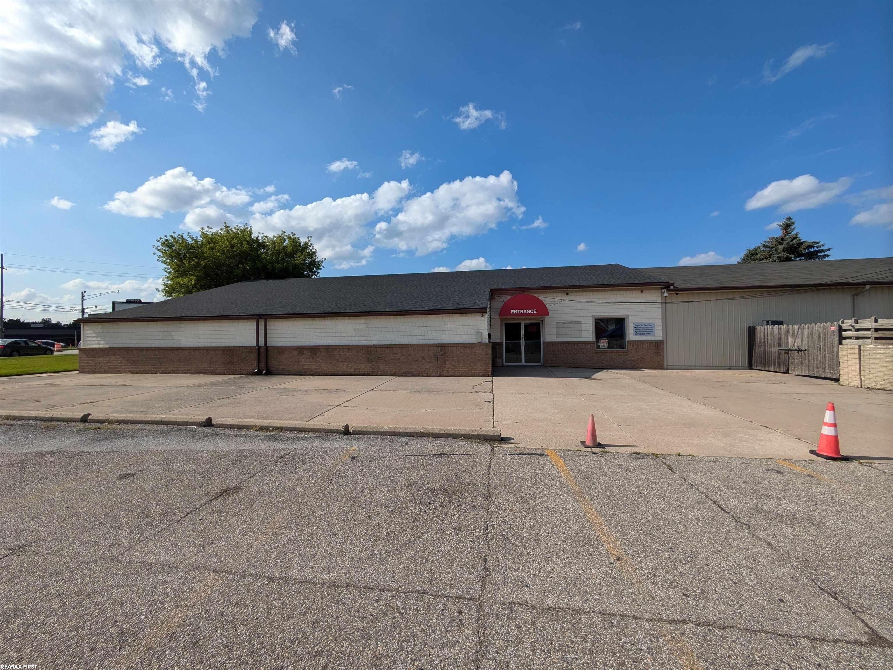 35850 Utica Road