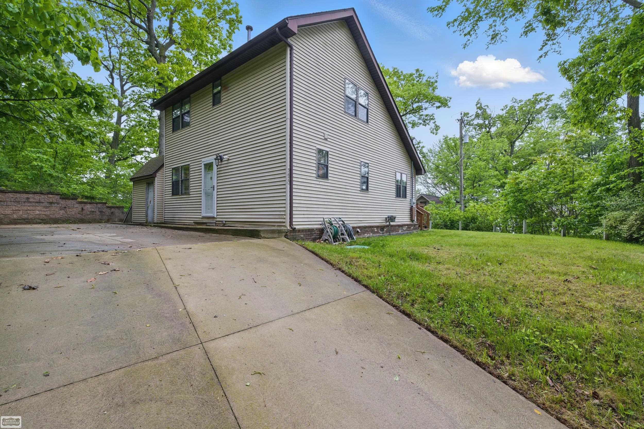 3620 Lakeshore Drive