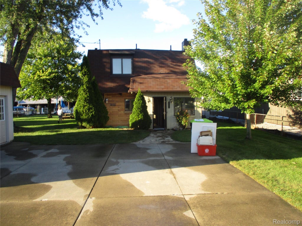 Photo of 30471 Manse Street, Harrison Charter Township, MI 48045 (MLS # 20261071795)