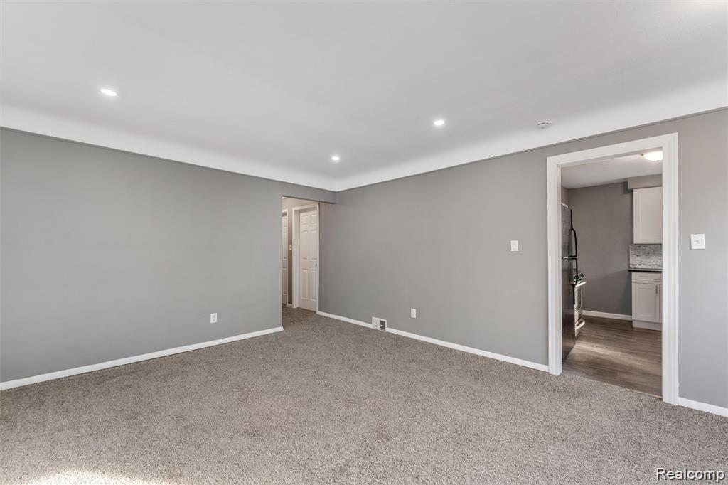 8245 Roosevelt Street