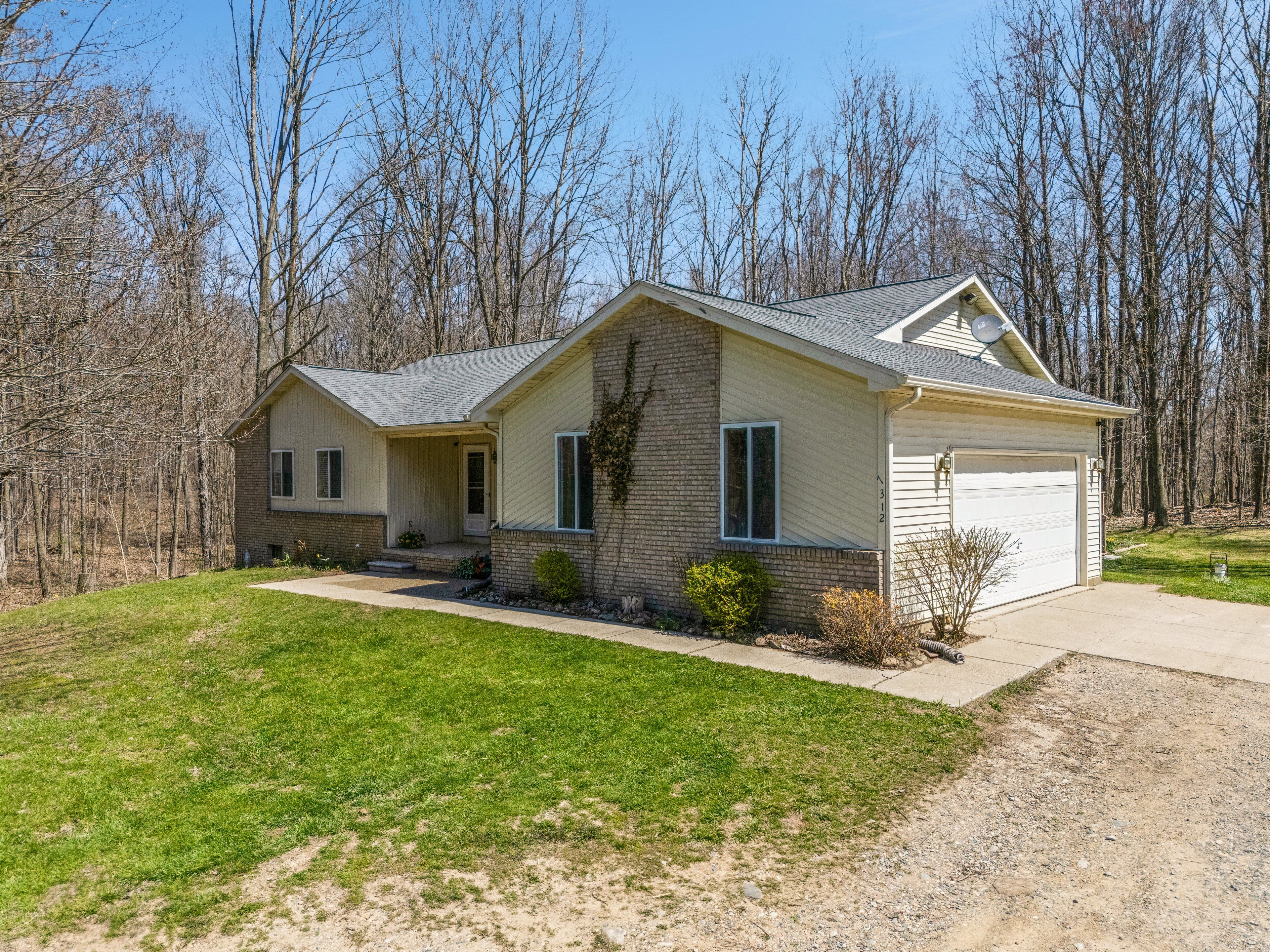 7312 LINDEN Road