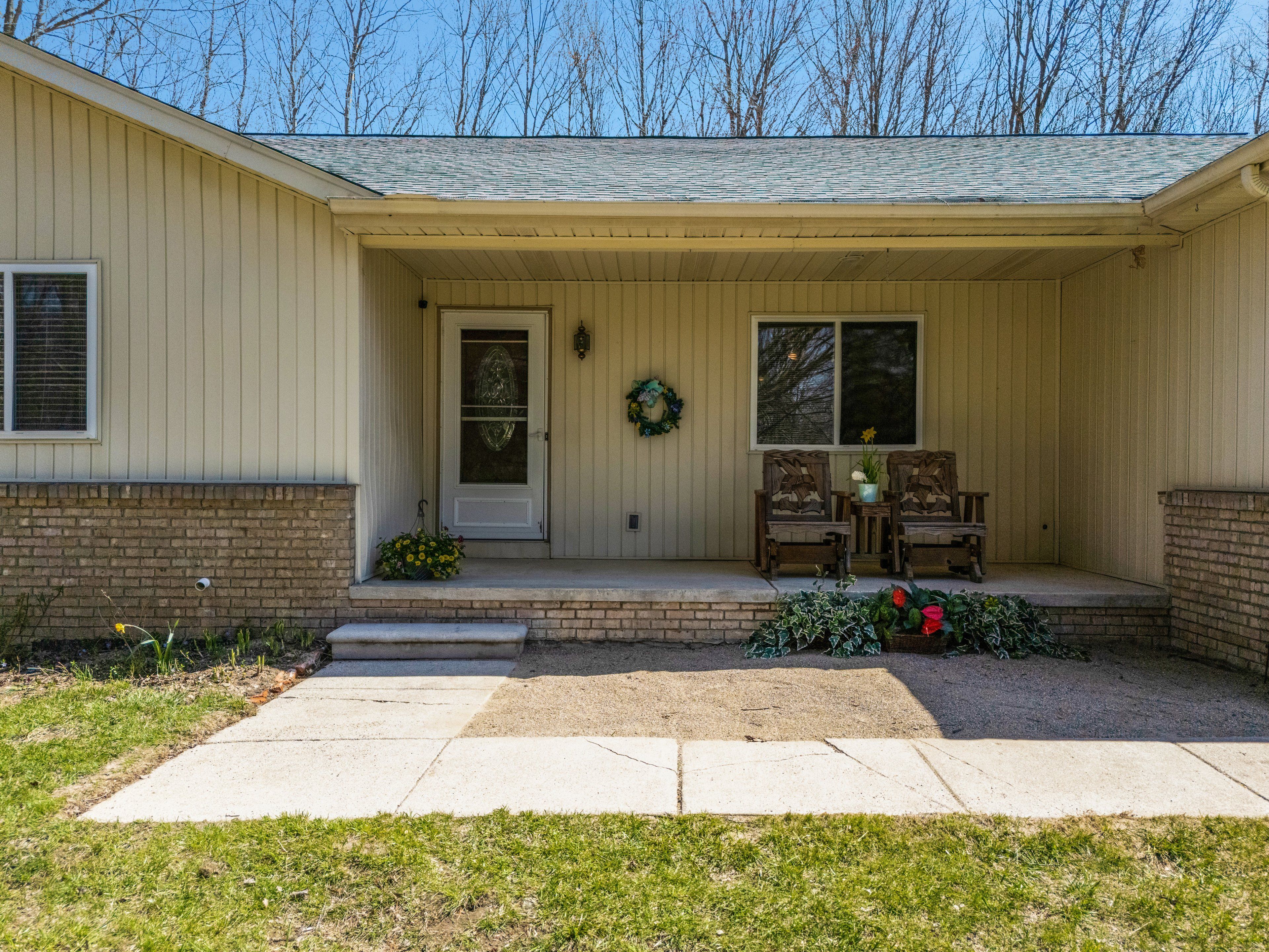 7312 LINDEN Road