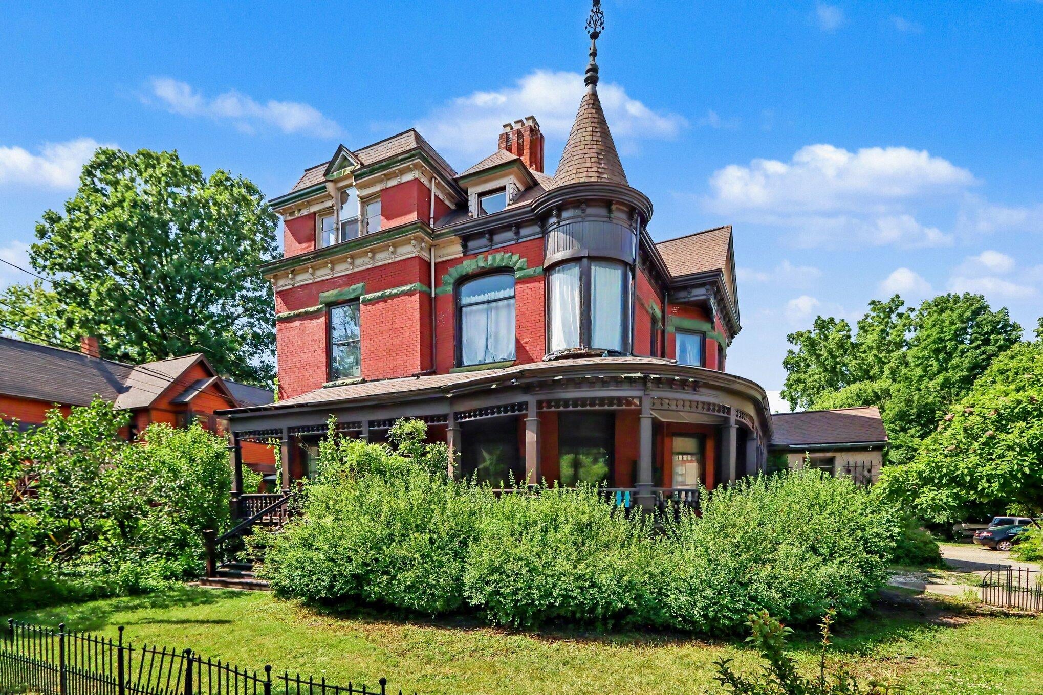 916 W Kalamazoo Avenue
