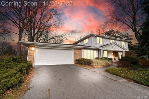 3092 Woodland Ridge Drive West Bloomfield Charter Township MI 48323