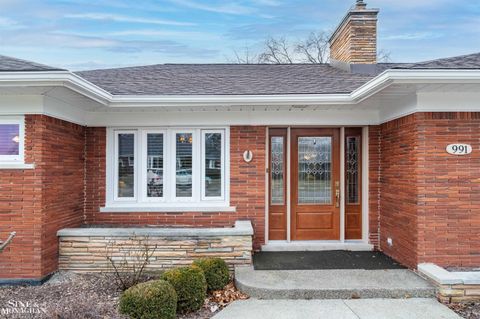 Tiny photo for 991 S Renaud Road, Grosse Pointe Woods City, MI 48236 (MLS # 58050197584)
