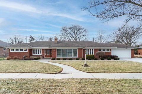 991 S Renaud Road Grosse Pointe Woods City MI 48236