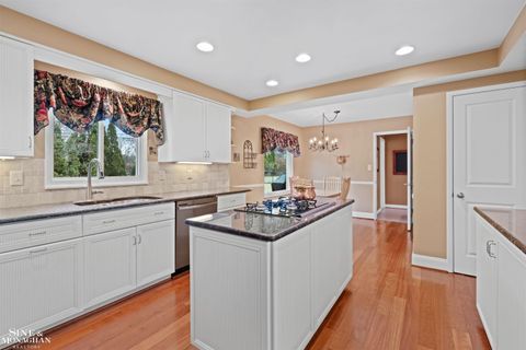 Tiny photo for 991 S Renaud Road, Grosse Pointe Woods City, MI 48236 (MLS # 58050197584)