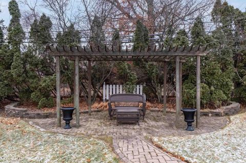 Tiny photo for 991 S Renaud Road, Grosse Pointe Woods City, MI 48236 (MLS # 58050197584)