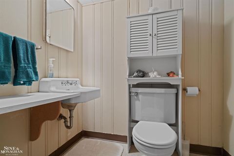 Tiny photo for 991 S Renaud Road, Grosse Pointe Woods City, MI 48236 (MLS # 58050197584)