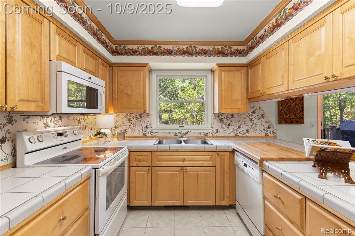 Springfield Charter Township, Michigan 48350, United States, 4 Bedrooms Bedrooms, ,3 BathroomsBathrooms,Residential,Coming Soon,223611