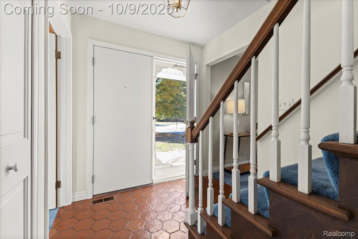 Springfield Charter Township, Michigan 48350, United States, 4 Bedrooms Bedrooms, ,3 BathroomsBathrooms,Residential,Coming Soon,223611