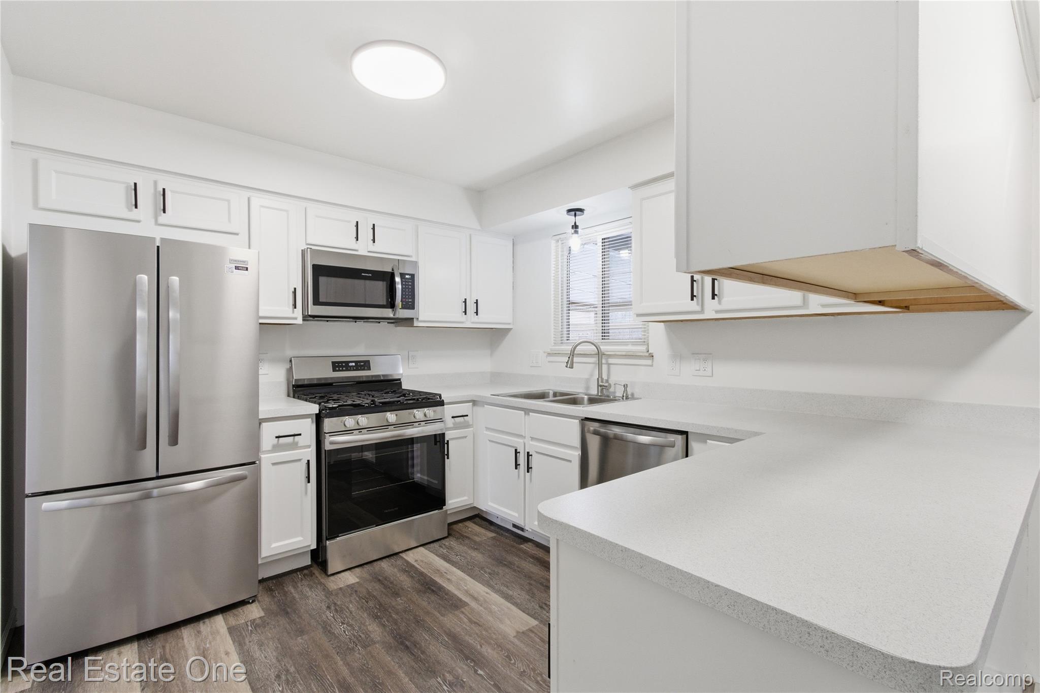 9223 Roosevelt Street