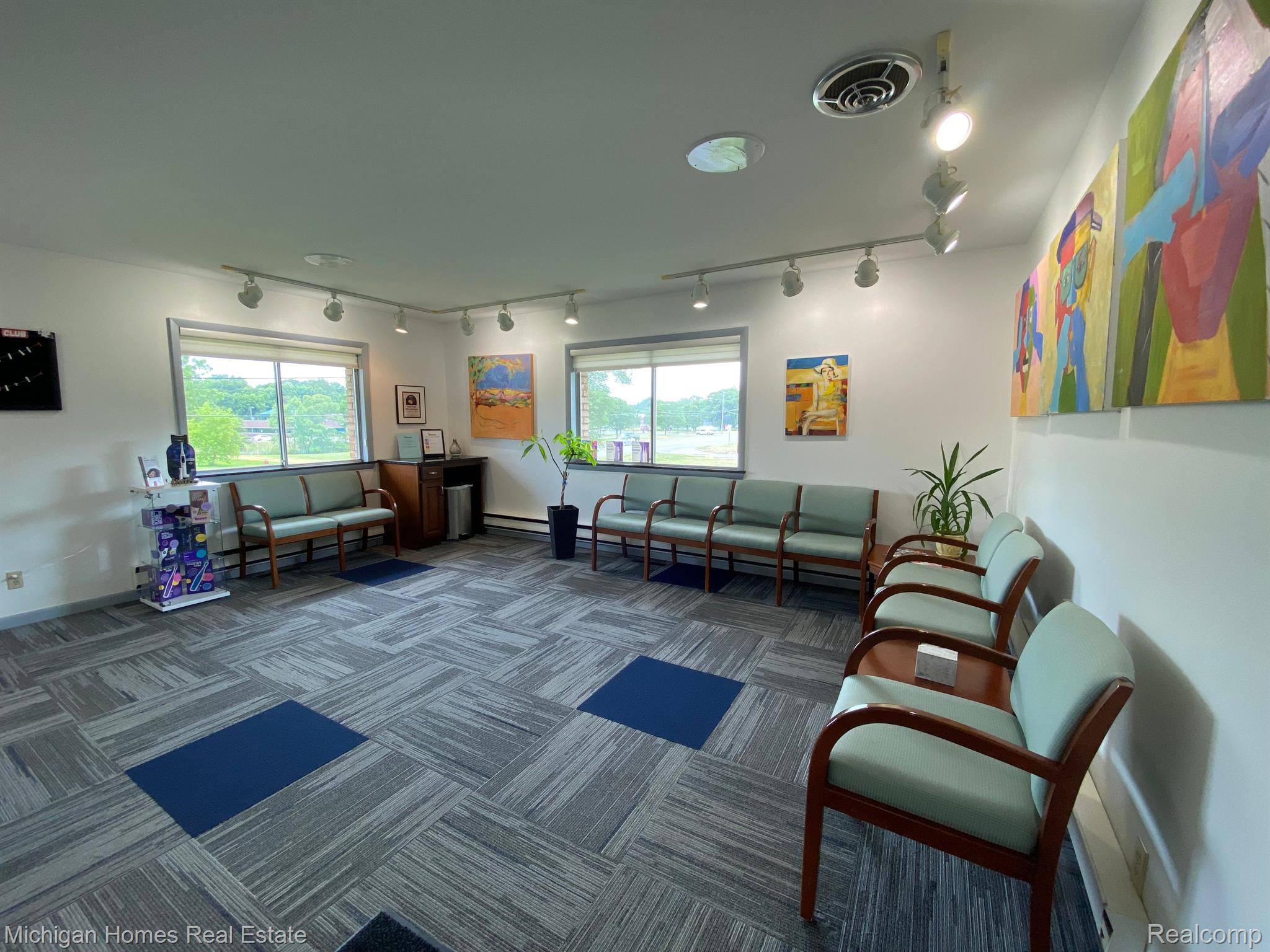 2290 E HILL Road 201