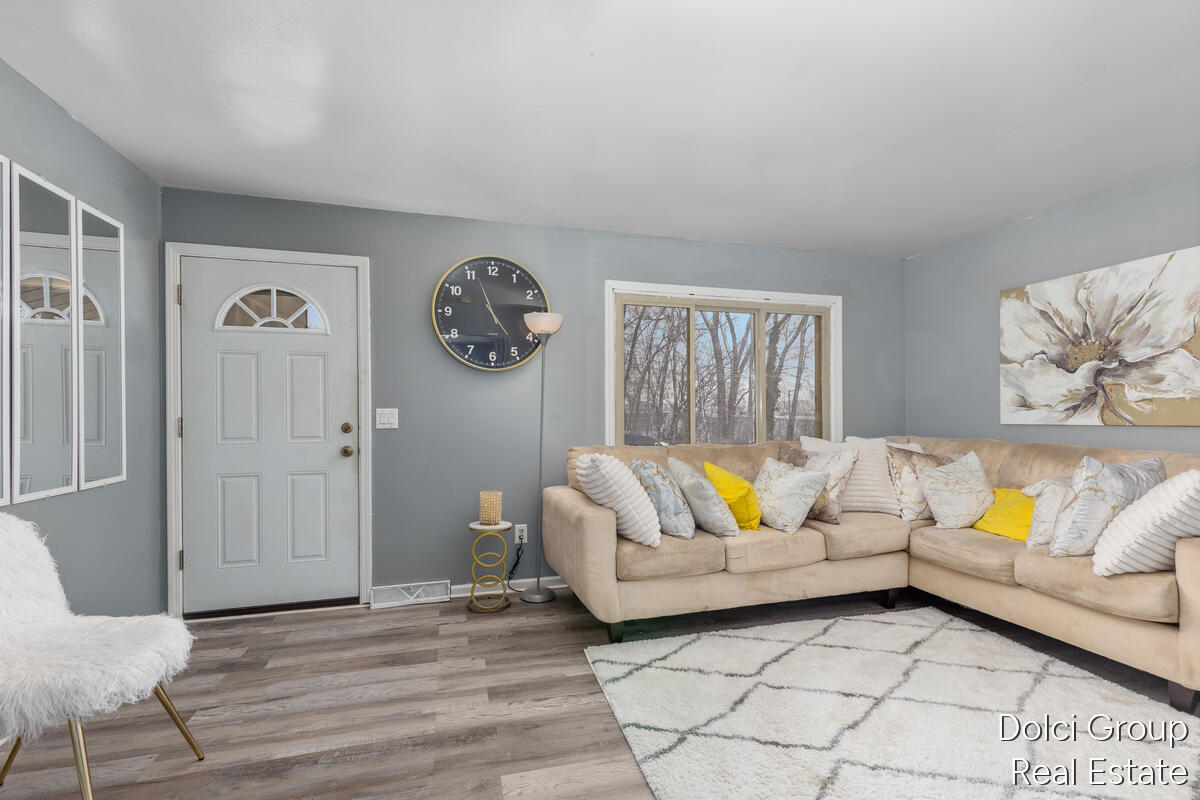 2212 Burton Street SW