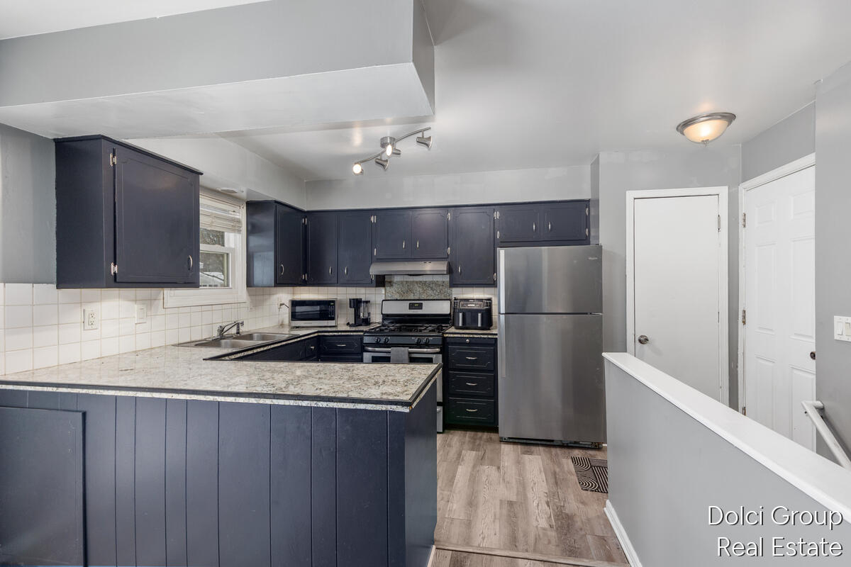 2212 Burton Street SW