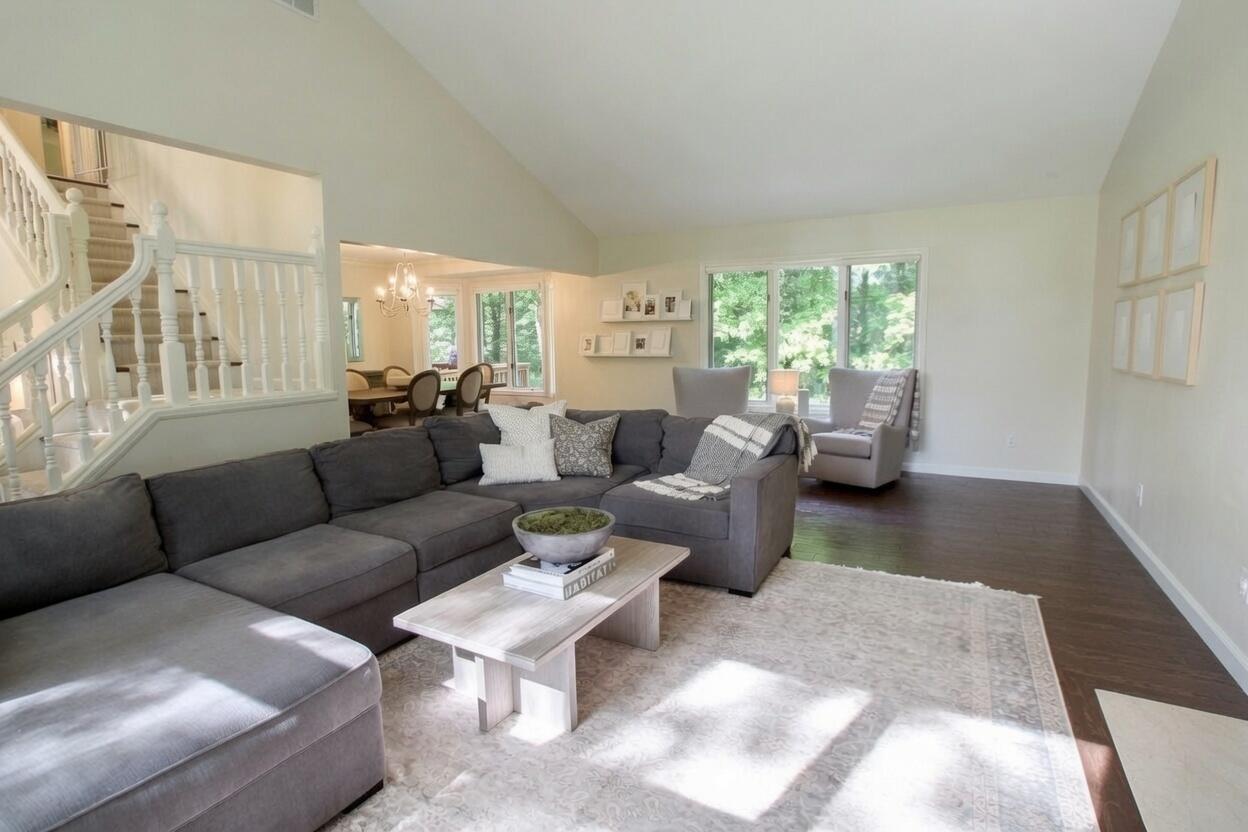 6985 Springcrest Court