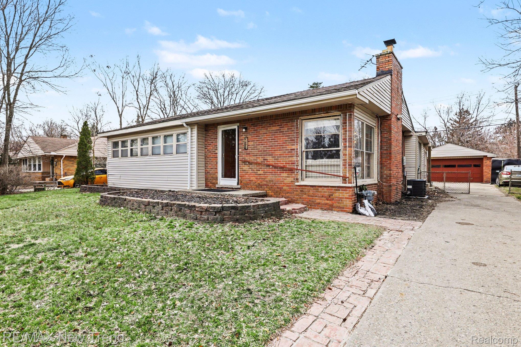 2174 Middlebelt Road