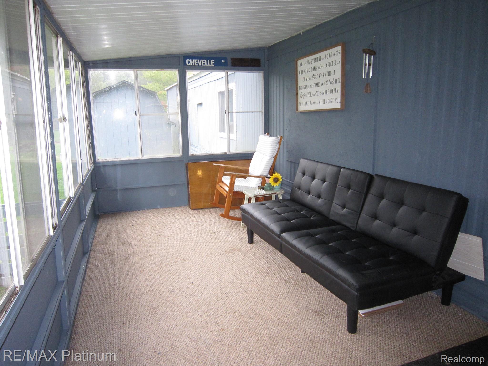 5727 Maunee Drive