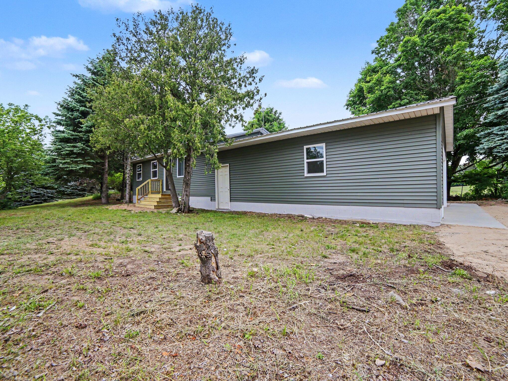 2209 E Madison Road