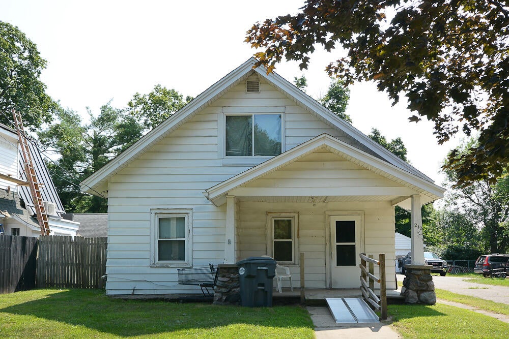 212 N Brown Street