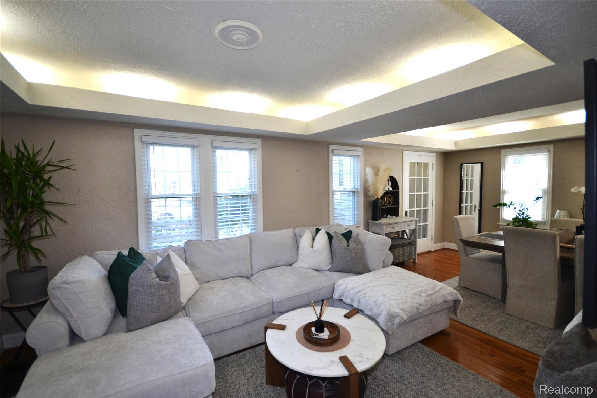 Birmingham City, Michigan 48009, United States, 3 Bedrooms Bedrooms, ,3 BathroomsBathrooms,Residential,Active,207023