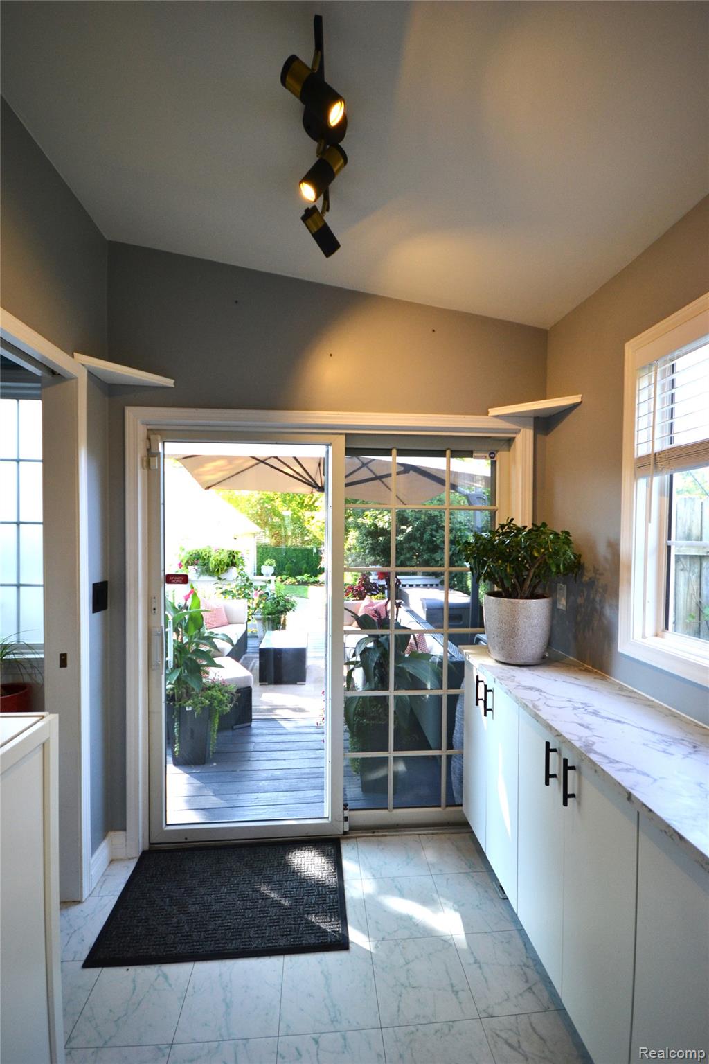 Birmingham City, Michigan 48009, United States, 3 Bedrooms Bedrooms, ,3 BathroomsBathrooms,Residential,Active,207023