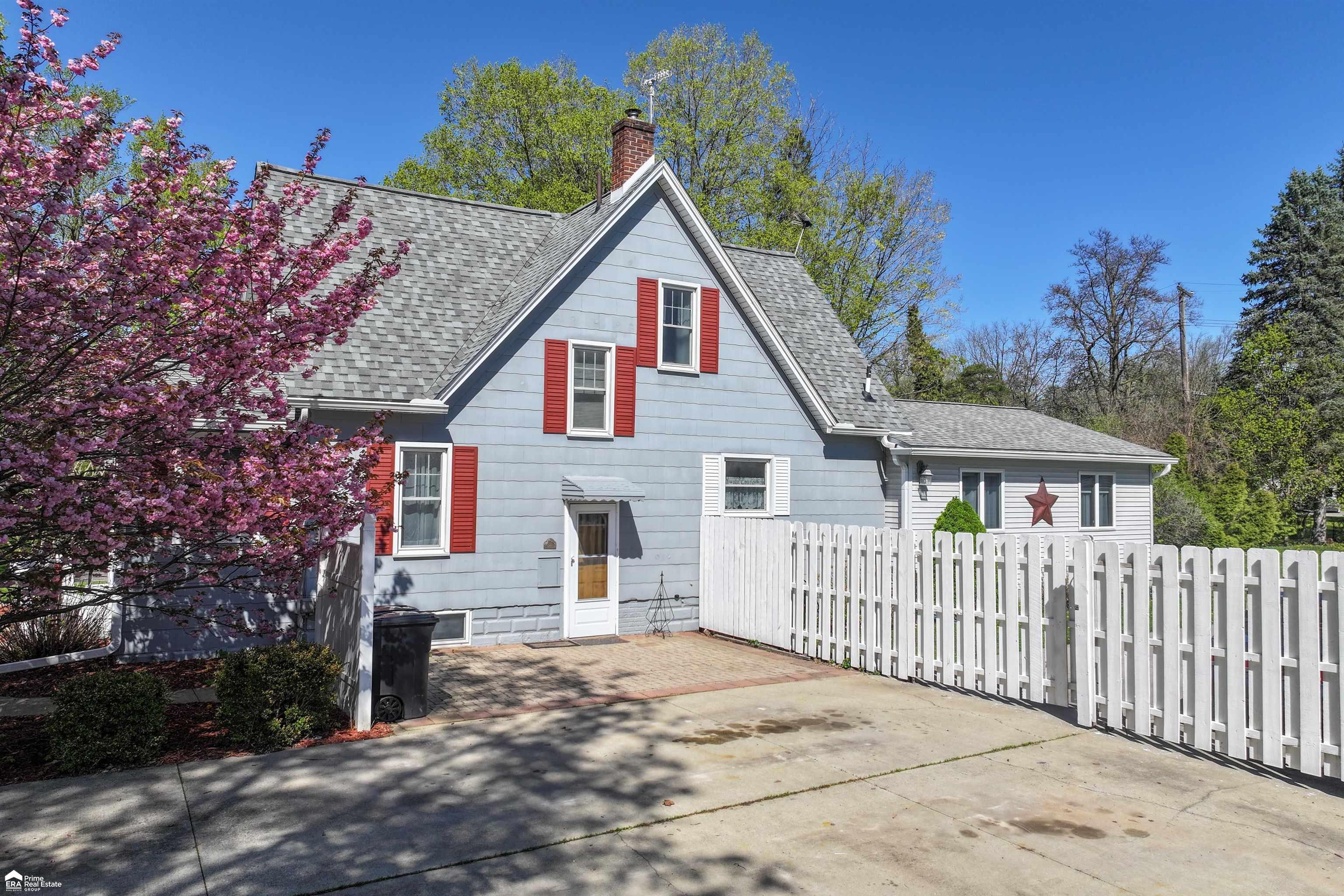 405 E 5th Street