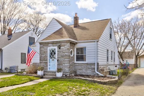 915 N Dorchester Avenue Royal Oak City MI 48067