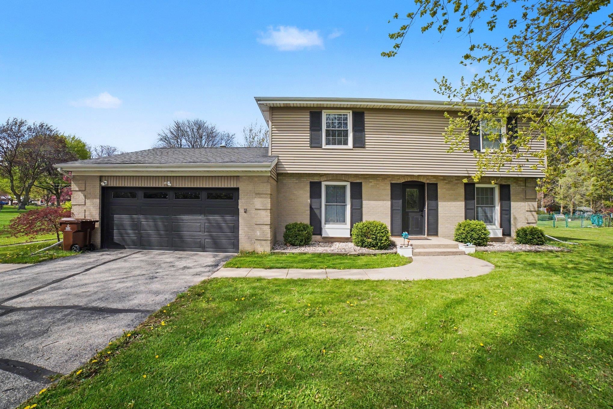 1105 N Fairfield Drive